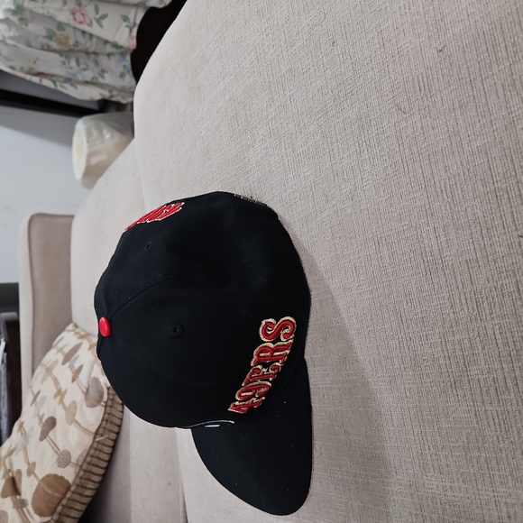 Pro Standard San Francisco 49ers Hat. One size fits most. Worn Once. - Picture 4 of 6